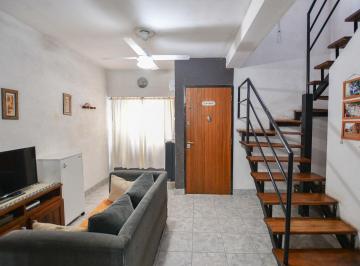 Casa · 62m² · 4 Ambientes · 1 Cochera · Duplex 2 Dorm. en Venta Los Hornos