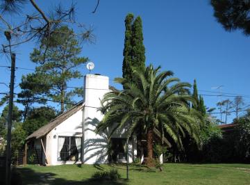 Casa · 186m² · 4 Ambientes · 1 Cochera · Casa en Venta en Pinares - Punta del Este