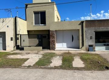 Casa de 3 ambientes, Álvarez · Casa 2 Dorm. con Cochera en Alvarez