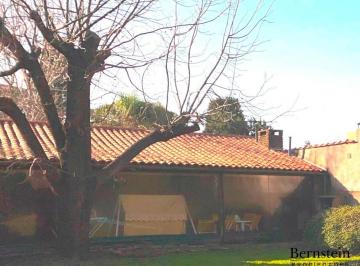 Casa · 110m² · 2 Ambientes · Propiedad en Venta: 507 M²: Quincho: y 2 Amb.
