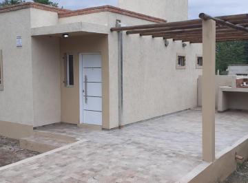 Casa · 500m² · 4 Ambientes · 1 Cochera · Vendo Casa en Molinari con Terreno de 500 m 2 Dorm.