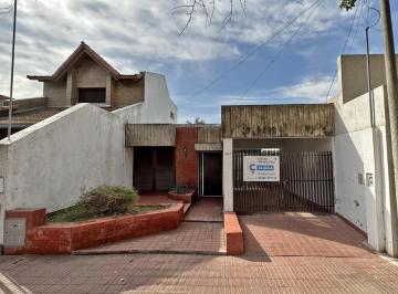Casa · 97m² · 6 Ambientes · 1 Cochera · Casa en Barrio Alberdi