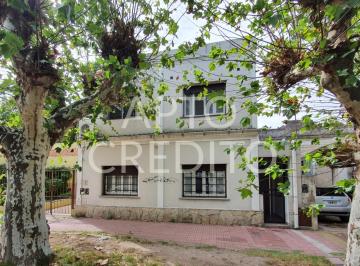 PH · 79m² · 4 Ambientes · PH de 4 Ambientes en Banfield Este en 2 Plantas Al Frente con Terraza Propia Sin Expensas