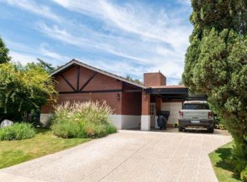 Casa Venta 298m² de 7 ambientes · Chalet Impecable