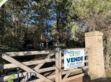 Quinta vacacional · 50m² · 3 Ambientes · Quinta con 4.000 m² de Terreno con Arboleda