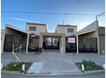 Casa · 75m² · 3 Ambientes · 1 Cochera · Venta de Duplexs a Estrenar, 2 Dorm. y Cochera. U$s 50