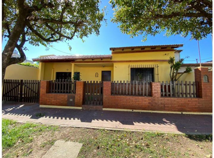 Casa · 150m² · 4 Ambientes · 1 Cochera