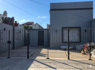 Departamento de 2 ambientes, Lomas de Zamora · Departamento Tipo Casa 2 Ambientes con Cochera