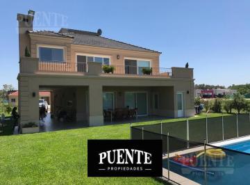 Casa · 230m² · 5 Ambientes · 2 Cocheras · Casa en Santa Juana a La Venta!