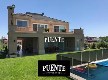 Casa · 230m² · 5 Ambientes · 2 Cocheras · Casa en Santa Juana a La Venta!