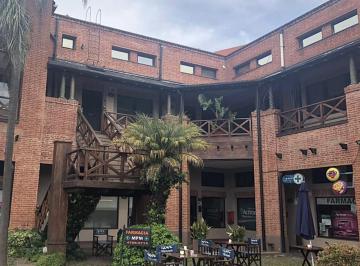 Local comercial , San Isidro · Excelente Local a 1/2 Cuadra de Avelino Rolón y a Pocos m de Panamericana