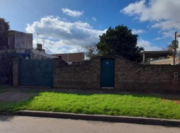Casa · 55m² · 2 Dormitorios · 4 Cocheras · Vivienda a Terminar en Venta. Ituzaingo Norte