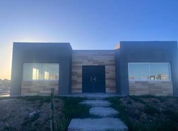 Casa · 152m² · 4 Ambientes · 2 Cocheras · Venta Casa en Santa Clara Al Sur a Estrenar