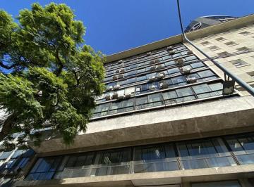 Oficina comercial · 446m² · 2 Cocheras · Excelente Oficina en Alquiler con Balcón Aterrazado - Reciclado a Nuevo.