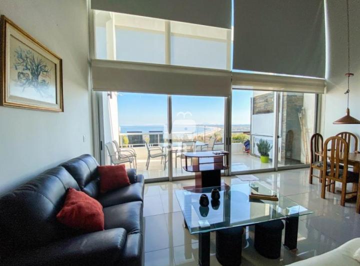 Departamento · 200m² · 4 Ambientes · 1 Cochera