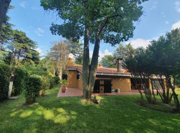 Quinta vacacional · 410m² · 5 Ambientes · 7 Cocheras · Casa Quinta 5 Ambientes en Venta