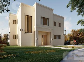 Casa · 242m² · 5 Ambientes · 2 Cocheras · Casa en Construccion Barrio Nautico El Cazal con Pileta.