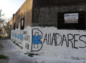 Bodega-Galpón · 322m² · 3 Ambientes · Galpon en Esquina + Casa a Refaccionar