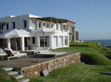 Casa · 550m² · 7 Ambientes · 3 Cocheras · 6 Dorm. | La Barra - La Barra