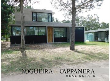 Casa · 213m² · 5 Ambientes · 1 Cochera · Casa de Hormigón en Venta en Barrio Senderos III de Costa Esmeralda