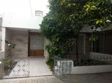 Casa · 155m² · 8 Ambientes · 1 Cochera · Venta Casa Mas Departamento Barrio Ayacucho