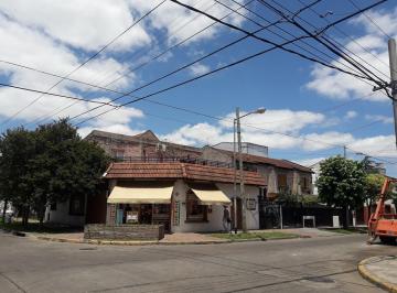 Casa · 80m² · 4 Ambientes · 1 Cochera · Lamadrid 2000, Casa con Local en Esquina de 3 Ambientes y Cochera, Villa Ballester