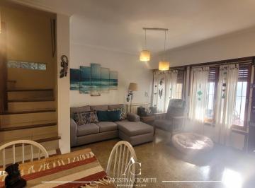 Casa · 200m² · 5 Ambientes · 1 Cochera · Casa en Punta Mogotes