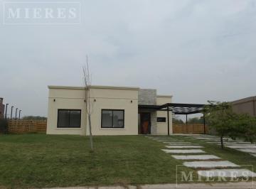 Casa · 130m² · 4 Ambientes · Casa en Venta Sobre Lote Interno en Area 2 San Sebastián
