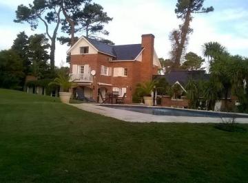 Casa · 625m² · 9 Ambientes · 2 Cocheras · Espectacular Casa en La Mansa Uruguay