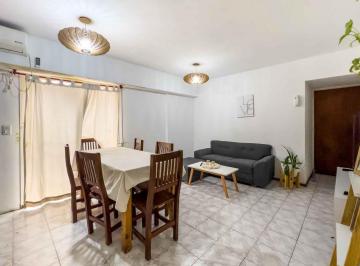 Imagen 1 - Departamento de 1 dormitorio con 2 patios exclusivos en barrio Abasto, luminoso y amplio. - · Departamento de 1 Dormitorio con 2 Patios Exclusivos en Barrio Abasto, Luminoso y Amplio.