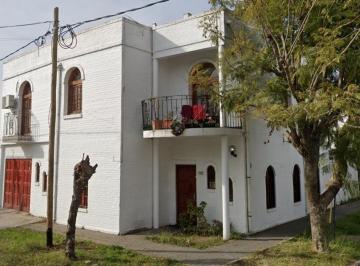 Casa · 250m² · 4 Ambientes · 3 Cocheras · Amplia y Cómoda Casa en Alquiler