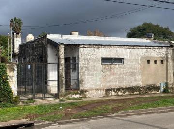 Casa · 70m² · 3 Ambientes · Casa a Reciclar en Centro de Escobar