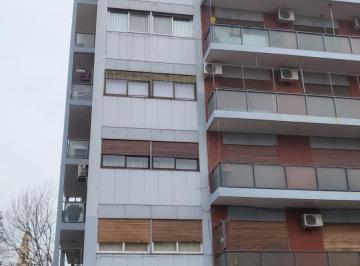 Departamento de 4 ambientes, Barracas · Piso 4 Ambientes con Dependencia