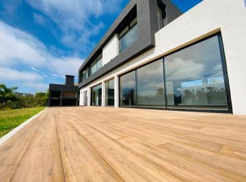 Casa de 4 ambientes, Uruguay · Real de San Carlos Village - Venta - Casa de 4 Ambientes con Vista Al Rio!