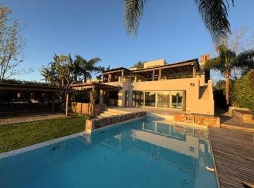 Casa · 550m² · 10 Ambientes · 2 Cocheras · Casa en Venta en Santa Barbara, Tigre, G. B. a. Zona Norte