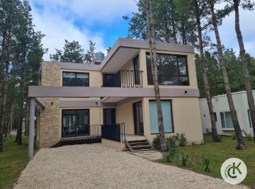 Casa de 5 ambientes, Costa Esmeralda · Barrio Senderos IV Lote 274 I Costa Esmeralda I en Alquiler Temporada 2023/2024