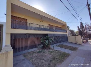 Casa de 4 ambientes, Córdoba · Casa 4 Dorm, 3 Baños en Venta Parque Velez Sarfields Cochera P/6 Autos