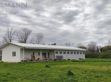 Quinta vacacional · 248m² · 5 Ambientes · Quinta con Emprendimiento Comercial (Pensionado de Mascotas) - Apto Crédito - Retasado | Mallmann Pr