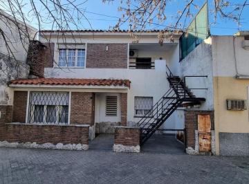 Casa · 61m² · 4 Ambientes · Casa Dos Dorm. Cochabamba 3400