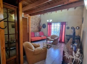 Casa · 141m² · 4 Ambientes · 3 Cocheras · Casa PH en Venta en Quilmes Oeste