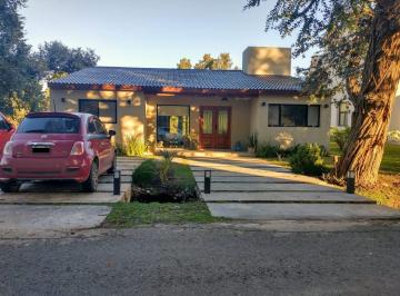 Casa de 5 ambientes, Luján · Excelente Casa en Una Planta, 200 m Construidos Sobre 900 m de Lote