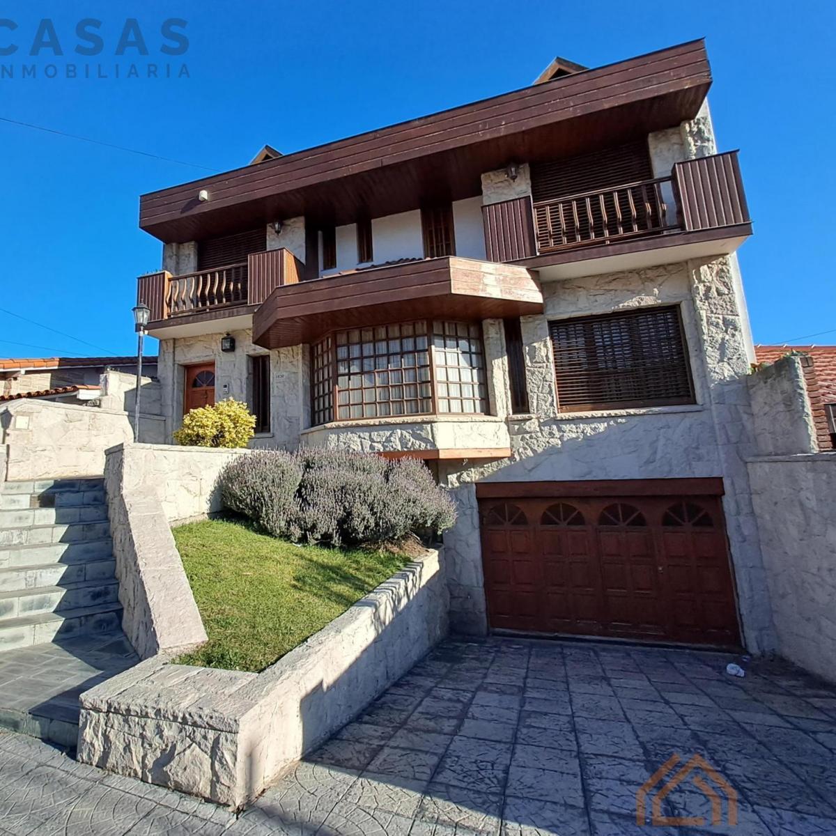 Chalet 7 amb, 408m² con piscina y quincho — Stella Maris