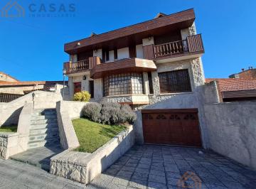 Casa · 408m² · 7 Ambientes · 4 Cocheras · Casa - Stella Maris
