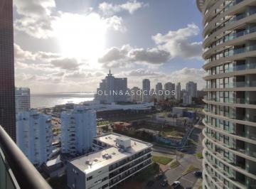 Foto1 · Apartamento en Venta de 2 Dorm. en Torre Francia Punta del Este.