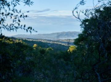 Terreno en Venta   · Venta de Lote en Yacanto, Barrio Cacique Nawan - Inv0114