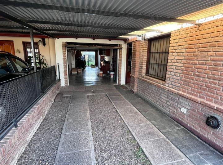 Casa · 180m² · 5 Ambientes · 2 Cocheras