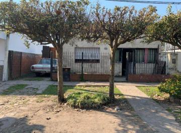 Casa · 75m² · 2 Ambientes · 1 Cochera · Casa en Venta - 1 Dormitorio 1 Baño - Cochera - 400 m² - Los Hornos, La Plata