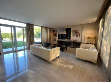 Casa de 6 ambientes, Pilar · Venta Casa 5 Dorm. en Pilar, Mayling Cc