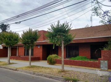 Casa de 5 ambientes, Moreno · Venta, Hermoso Chalet, Sobre Dos Lotes C/ Piscina, Paso del Rey Centro.