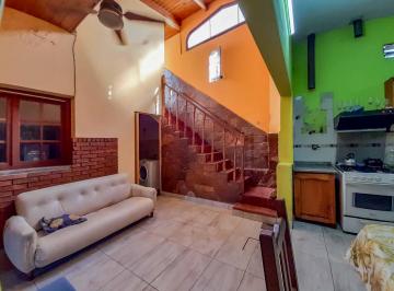 Casa · 84m² · 3 Ambientes · Venta - Casa - 2 Dorm. - Azcuénaga, Rosario